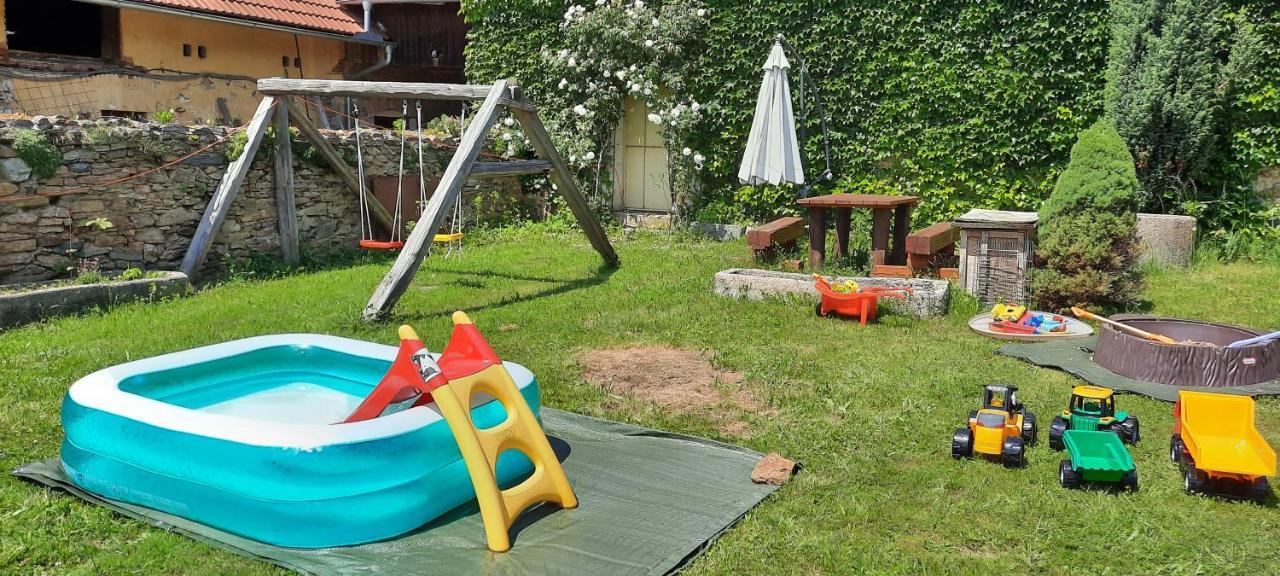 Podkroví v Jihočeském Statku Nemejice Extérieur photo