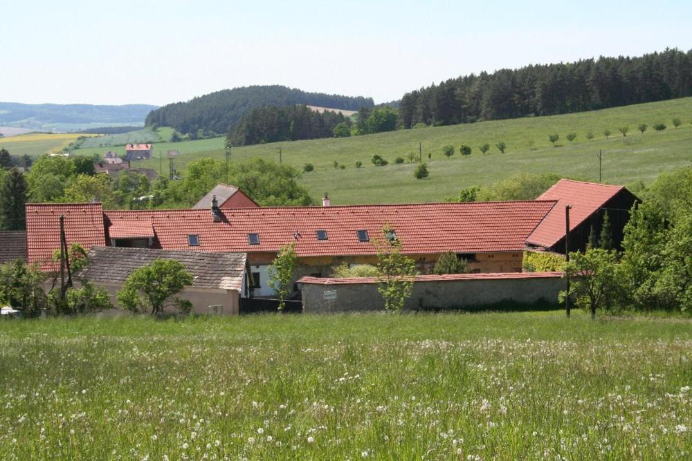 Podkroví v Jihočeském Statku Nemejice Extérieur photo