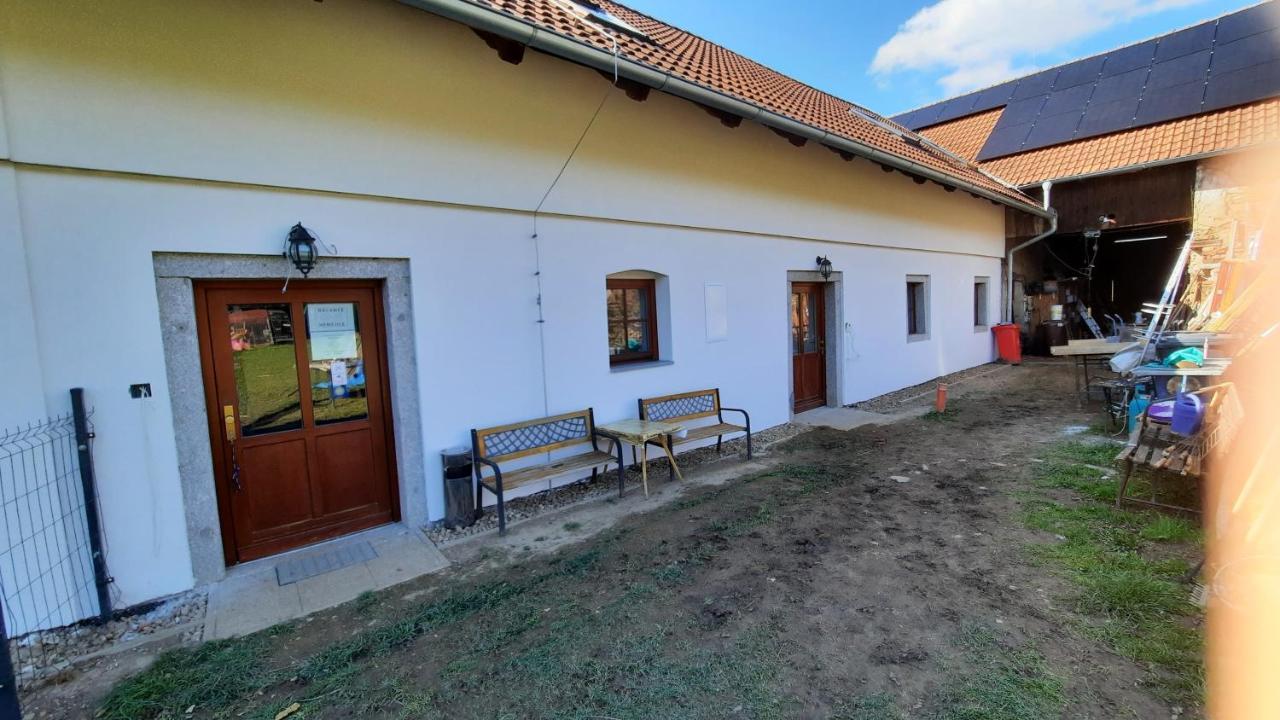 Podkroví v Jihočeském Statku Nemejice Extérieur photo