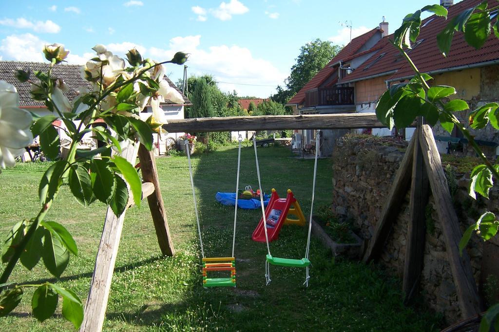 Podkroví v Jihočeském Statku Nemejice Extérieur photo